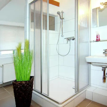 Reihenhaus In Deutschland Mit Terrasse, Cleaning Included